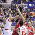 STAR Hotshots’ Paul Lee, left, rejects a shot by Barangay Ginebra San Miguel’s Japeth Aguilar in Game 4 of their PBA Philippine Cup semifinals Wednesday at the Smart Araneta Coliseum. Ginebra won 93-86 to tie the best-of-7 series at two games apiece. (MB photos | Rio Leonelle Deluvio)