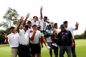 SKIPPER Thirdy Escaño gets a victory ride from members of the victorious Manila Southwoods for achieving a three-peat at the close of the 70th PAL Men’s Interclub in Davao. PAL president Jaime Bautista (in jacket) joins the Southwoods team composed of Yuto Katusrugawa, Kristoffer Arevalo,