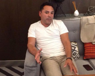 Oscar De La Hoya talks to Manila-based scribes Thursday afternoon.