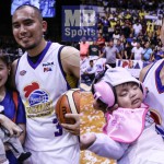 (L) Paul Lee with wife, Rubie, and daughter Tokyo. (R) Jio Jalalon with daughter Skyla. (MB photo | Rio Deluvio)