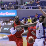 James Farr of Magnolia battles for the loose ball against Prince Ibeh and Moala Tautuaa (PBA Images)