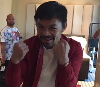 MANNY Pacquiao recalls how his brawl with Keith Thurman went on in a meeting with Manila mediamen in his Skylofts suite at the MGM Grand in Las Vegas. (Nick Giongco photo)